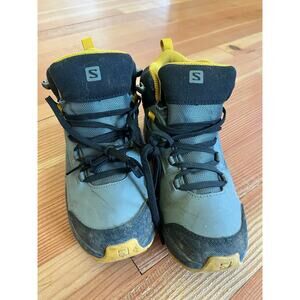 Youth Kids Salomon Size 4 hiking boots